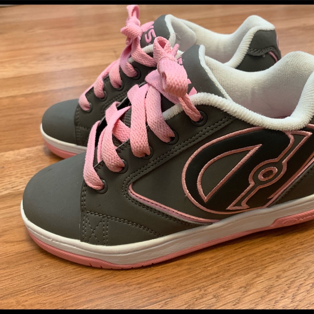 Girls size 2 Heelys